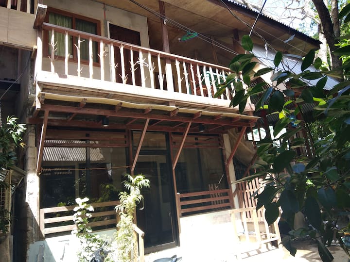El Nido、フィリピンのゲストルーム01