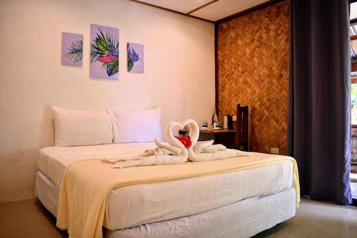 El Nido、フィリピンのまるまる貸切のバンガロー02