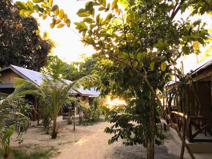 El Nido、フィリピンのまるまる貸切のバンガロー04