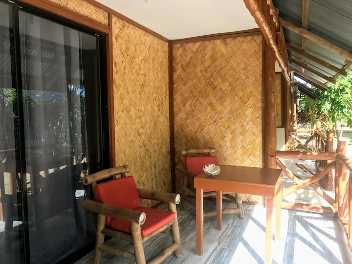 El Nido、フィリピンのまるまる貸切のバンガロー06