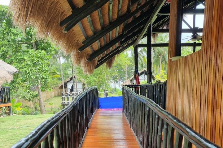 Lumambong Beach、フィリピンのテント09