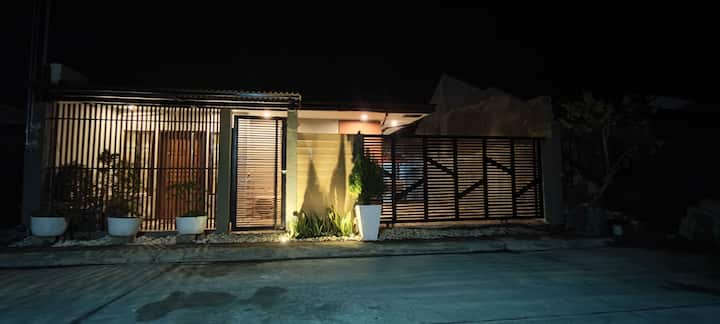 Mati、フィリピンのまるまる貸切の住宅02