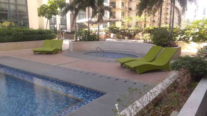 タギッグ (Taguig)、フィリピンのまるまる貸切のコンドミニアム05