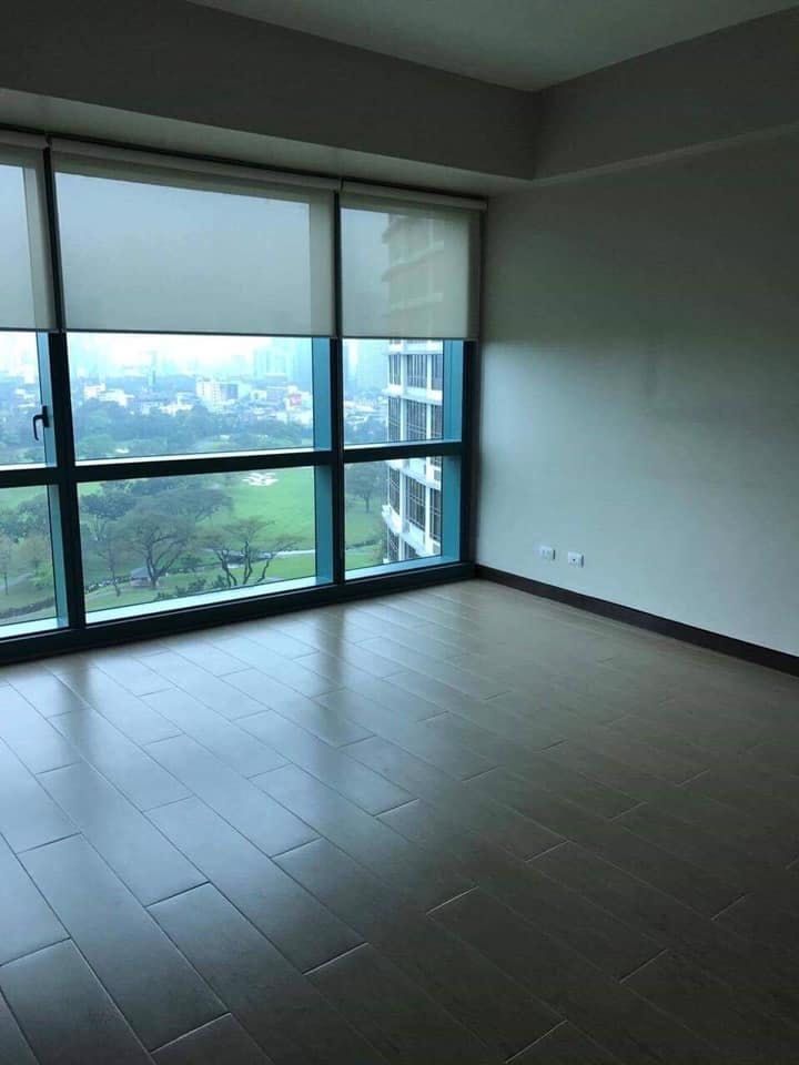 "2BR Condo for Rent in 8 Forbes Town Road, BGC - Bonifacio Global City,"04