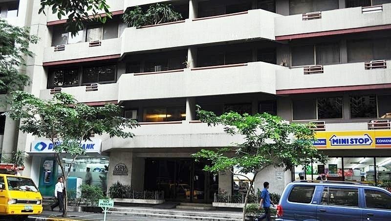 "2BR Condo for Rent in Sunrise Terrace, Legazpi Village, Makati"01