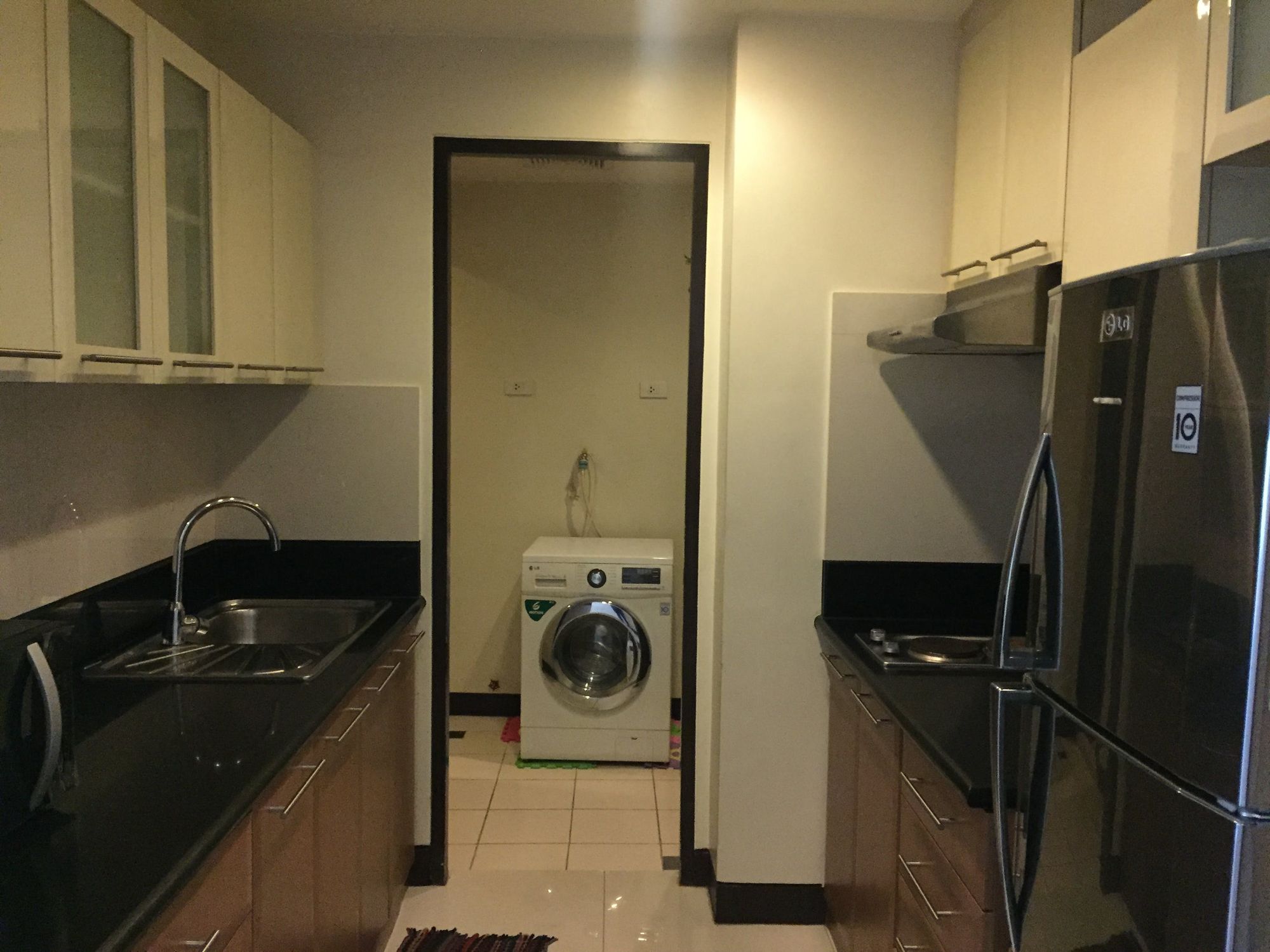 "1BR Condo for Rent in One Central, Salcedo Village, Makati"10