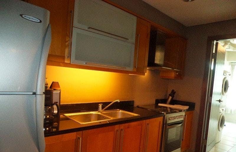 "2BR Condo for Rent in The Residences at Greenbelt, Legazpi Village, Ma"08