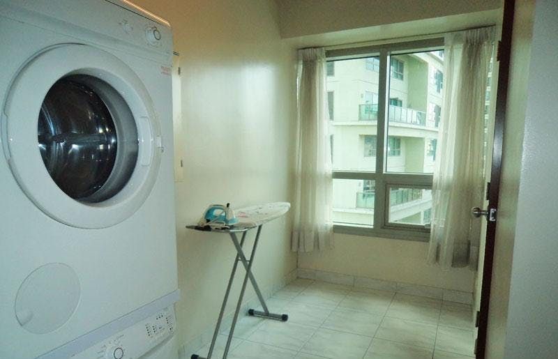 "2BR Condo for Rent in The Residences at Greenbelt, Legazpi Village, Ma"09