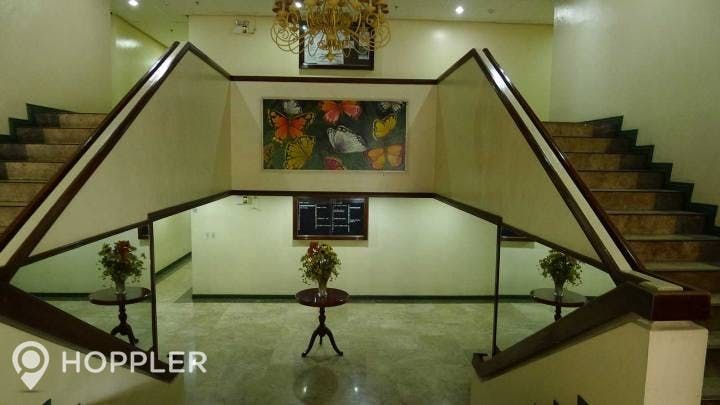 "3BR Condo for Rent in Alfaro Place, Salcedo Village, Makati"04