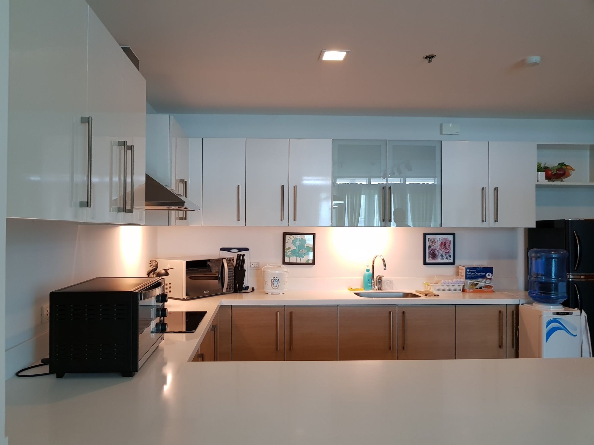"3BR Condo for Rent in Urdaneta Apartments, Urdaneta, Makati"06
