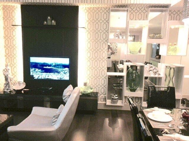 "2BR Condo for Rent in Edades Tower and Garden Villas, Rockwell Center,"04