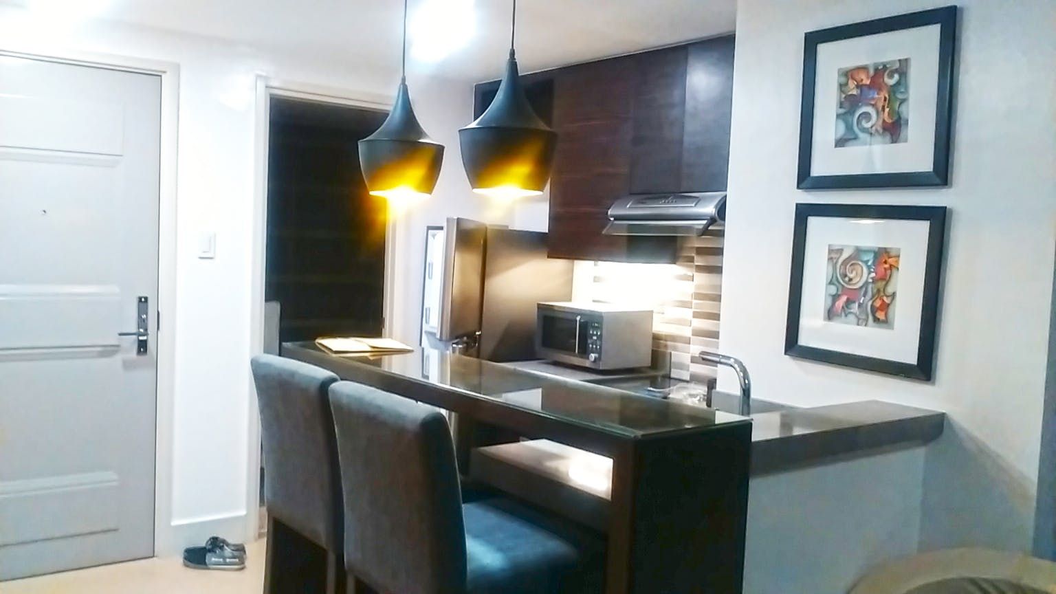 "Studio Condo for Rent in Edades Tower and Garden Villas, Rockwell Cent"05