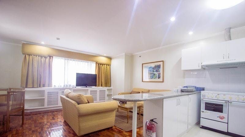 "2BR Condo for Rent in Classica Tower Condominium, Salcedo Village, Mak"09