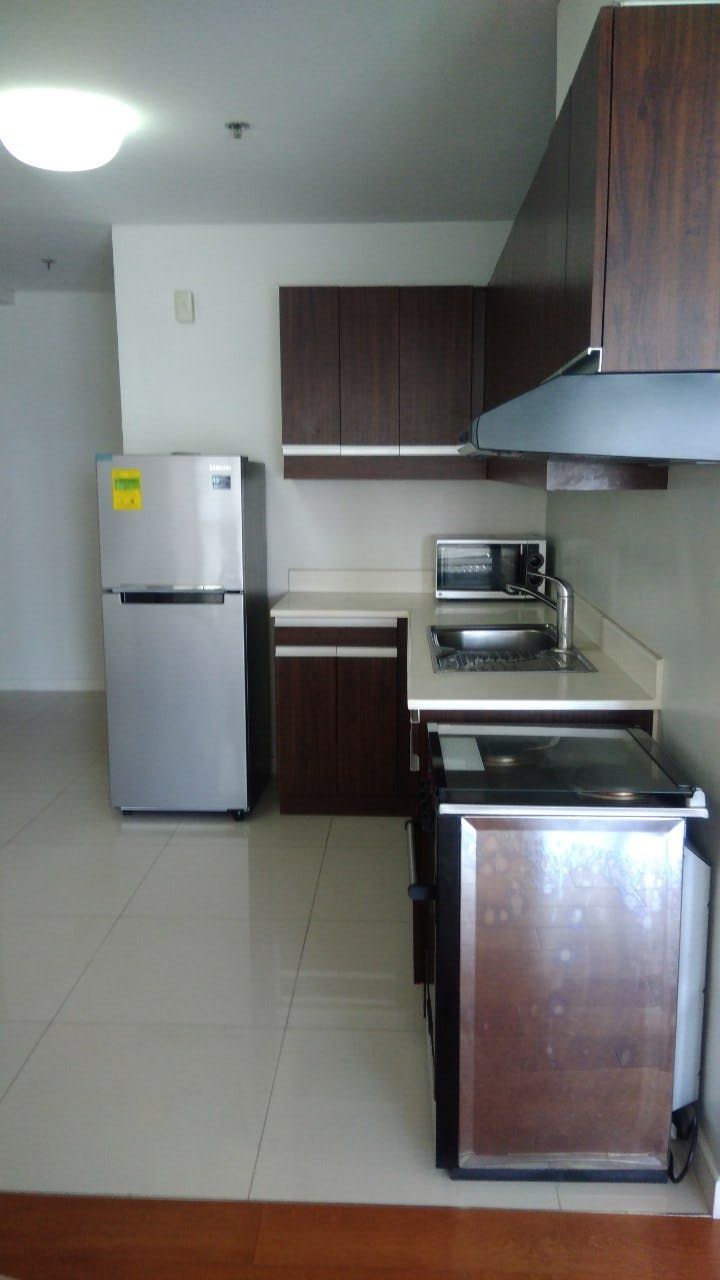 "3BR Condo for Rent in Eton Residences, Legazpi Village, Makati"04