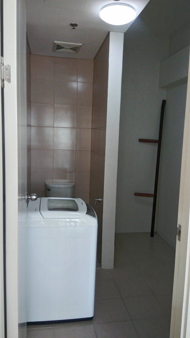 "3BR Condo for Rent in Eton Residences, Legazpi Village, Makati"06