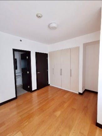 "2BR Condo for Rent in The Residences at Greenbelt, Legazpi Village, Ma"03