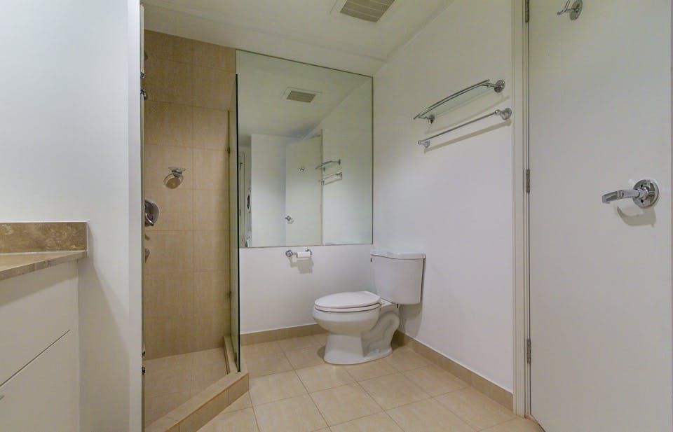 "1BR Condo for Rent in Joya Lofts and Towers, Rockwell Center, Makati"03