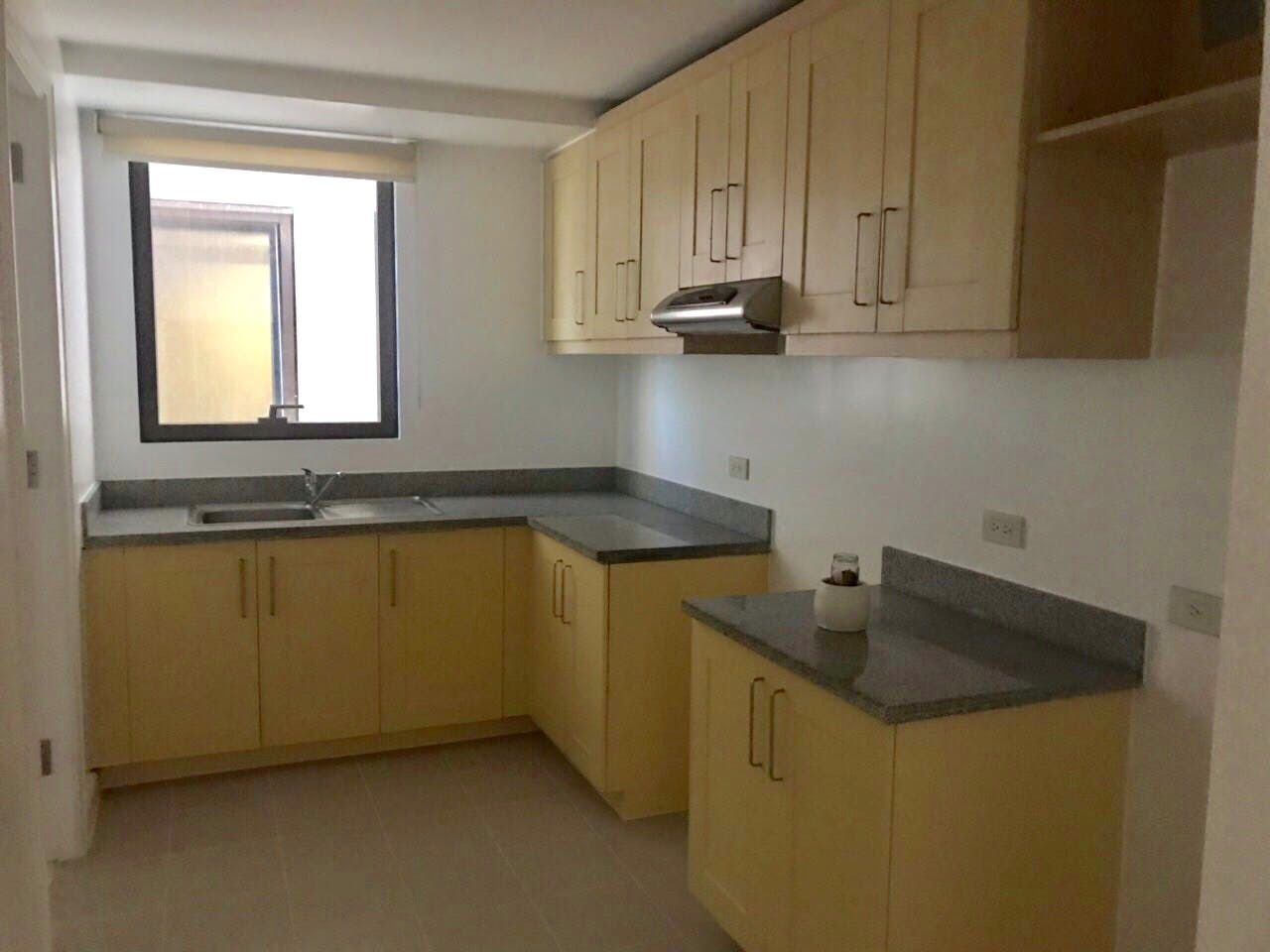 "2BR Condo for Rent in Joya Lofts and Towers, Rockwell Center, Makati"06