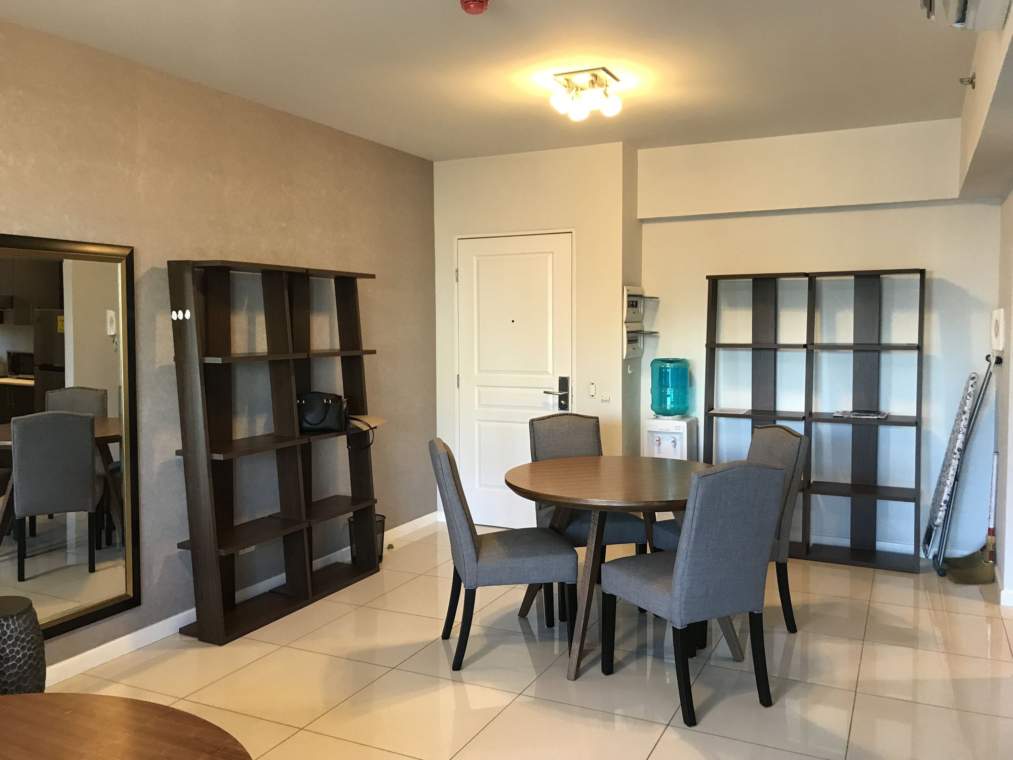 "1BR Condo for Rent in Senta, Legazpi Village, Makati"09