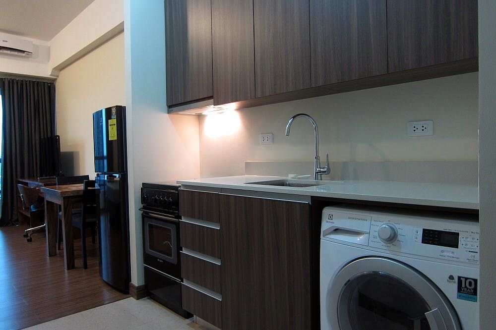 Studio Condo for Rent03