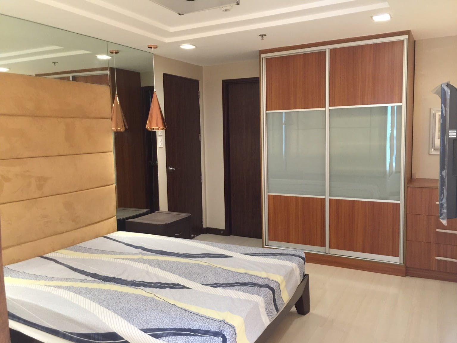 "2BR Condo for Rent in Seibu Tower, BGC - Bonifacio Global City, Taguig"05