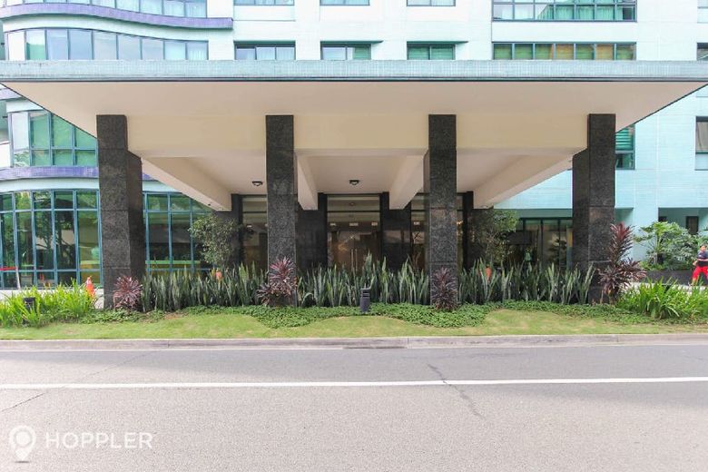 "2BR Condo for Rent in Hidalgo Place, Rockwell Center, Makati"01