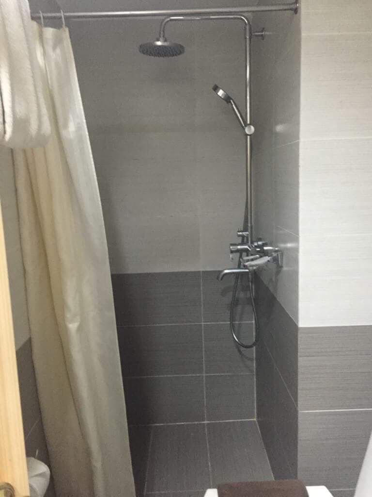 "1BR Condo for Rent in Century Plaza, Legazpi Village, Makati"09