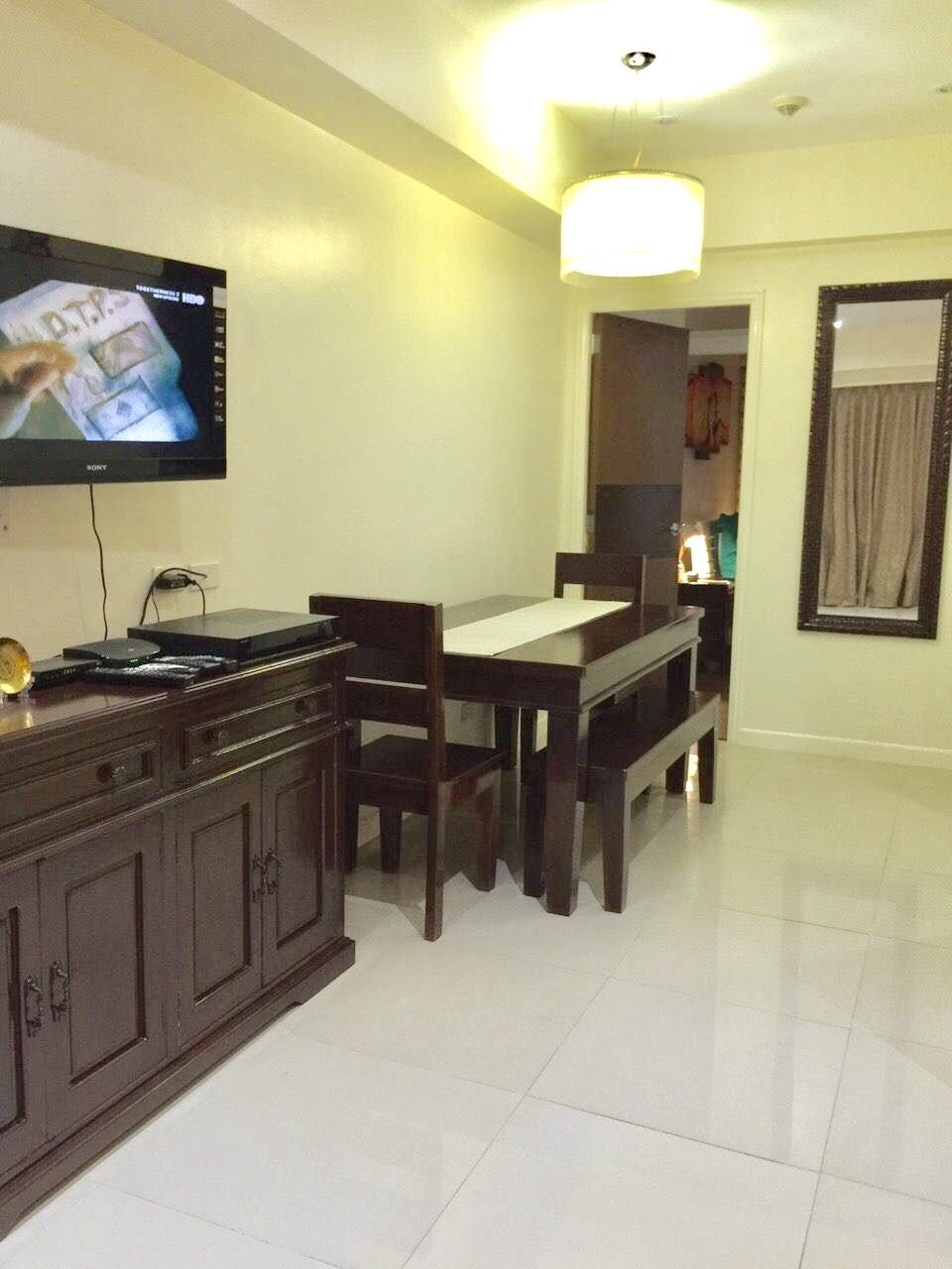 "1BR Condo for Rent in Greenbelt Chancellor, Legazpi Village, Makati"10