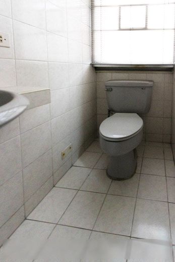 "2BR Condo for Rent in Wack Wack Apartments, Wack-Wack, Mandaluyong"01