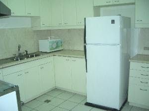 "2BR Condo for Rent in Easton Place, Salcedo Village, Makati"04