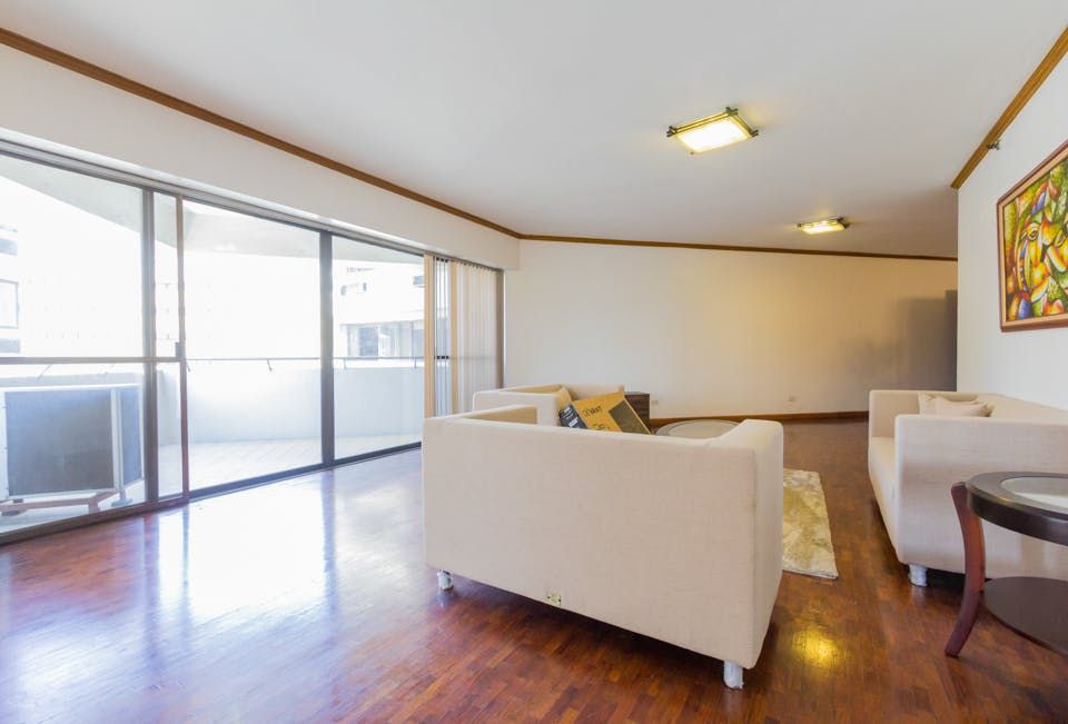 "3BR Condo for Rent in The Ritz Towers, Urdaneta, Makati"10