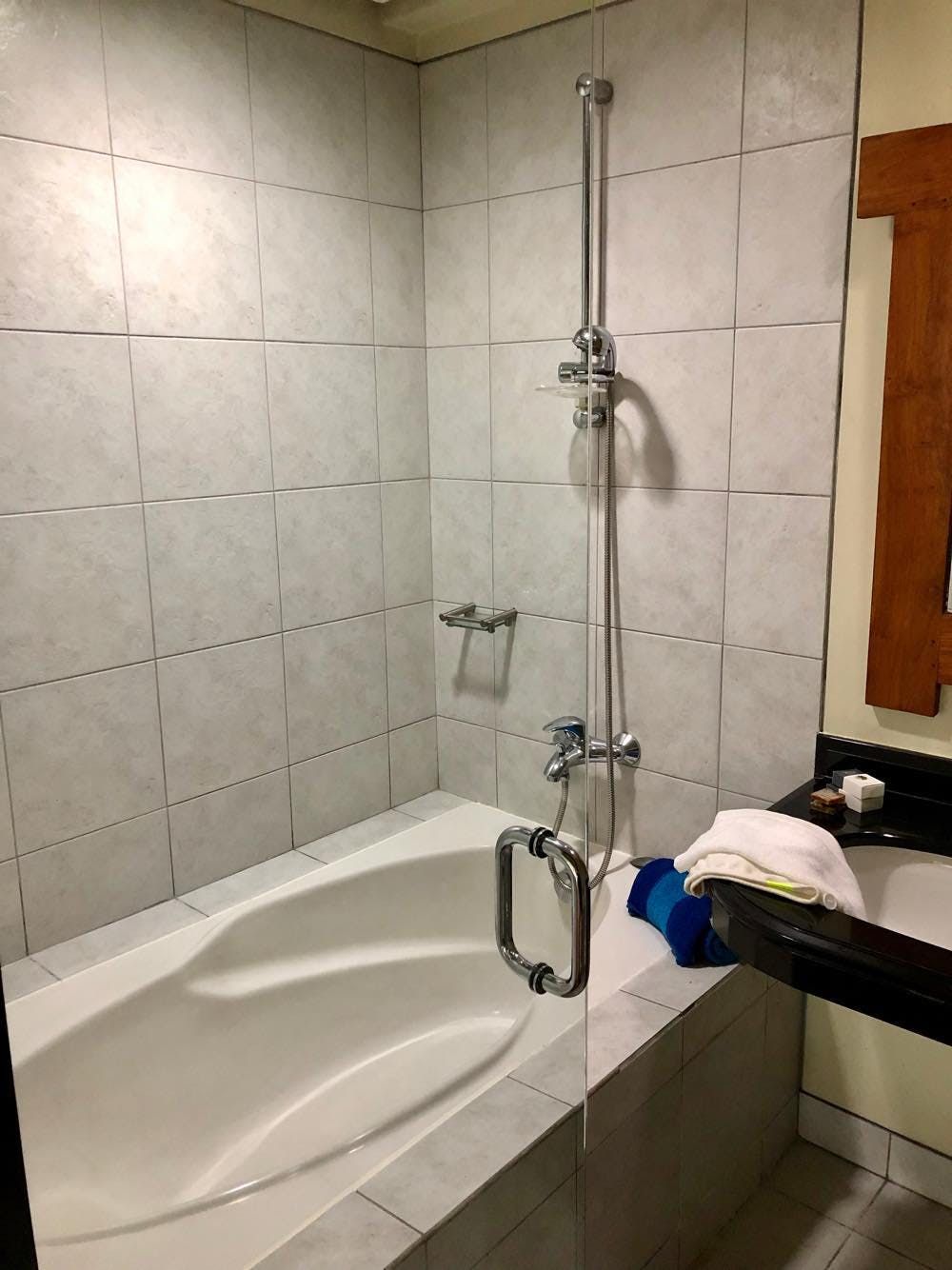 "2BR Condo for Rent in One Serendra, BGC - Bonifacio Global City, Tagui"05