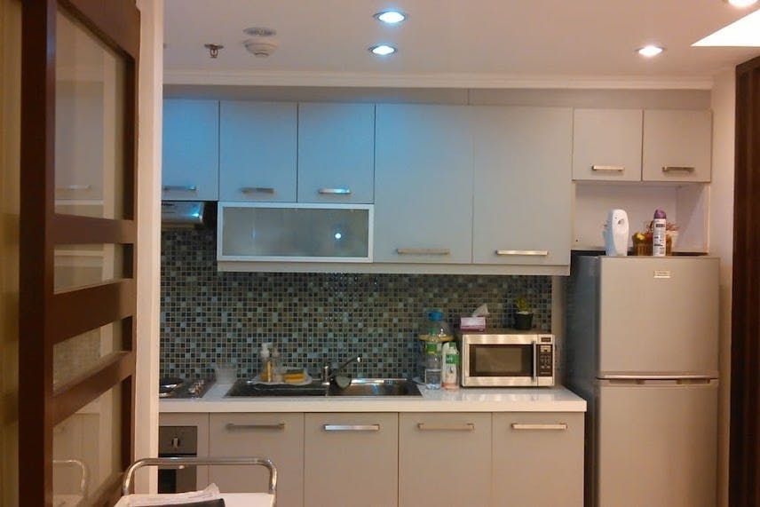 "3BR Condo for Rent in Forbeswood Heights, BGC - Bonifacio Global City,"08