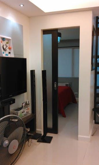 "3BR Condo for Rent in Forbeswood Heights, BGC - Bonifacio Global City,"09
