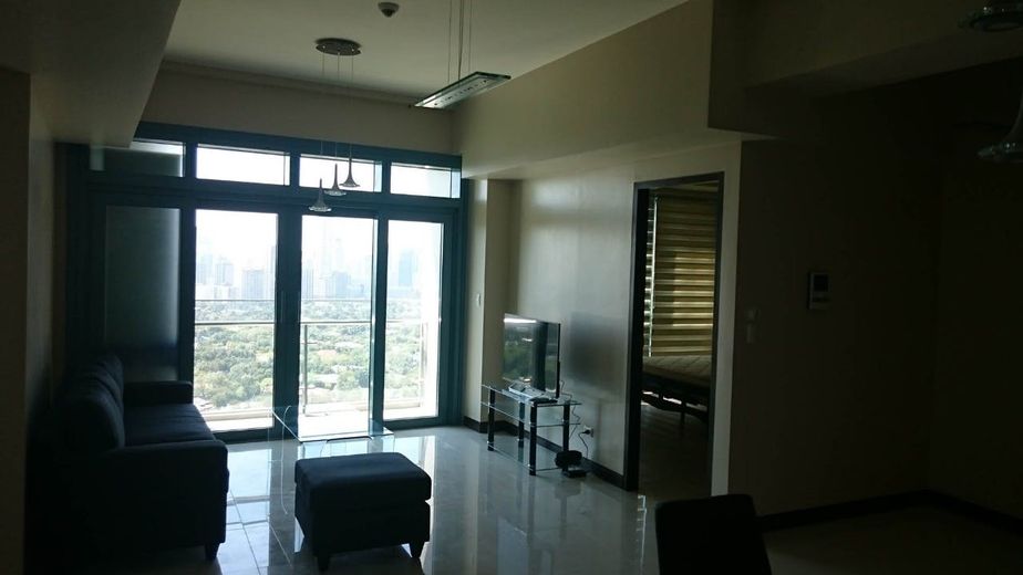 "2BR Condo for Rent in 8 Forbes Town Road, BGC - Bonifacio Global City,"01
