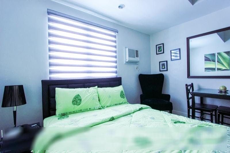 "Studio Condo for Rent in KL Tower, Legazpi Village, Makati"06
