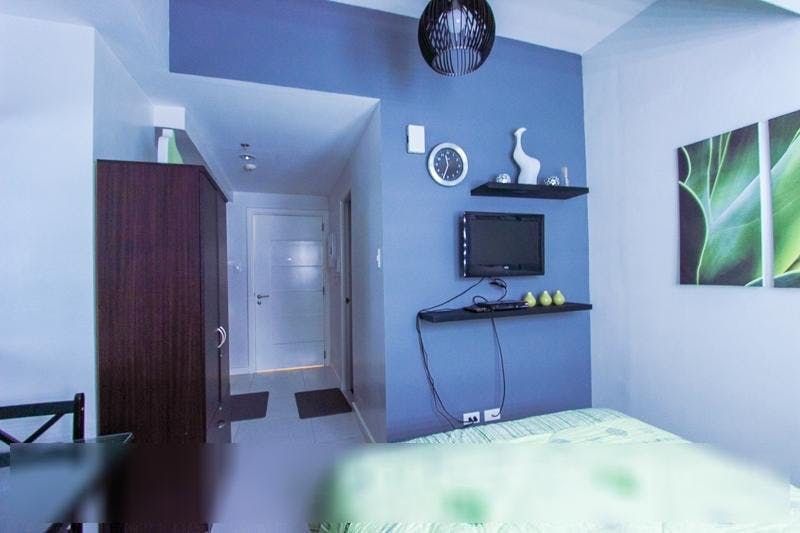 "Studio Condo for Rent in KL Tower, Legazpi Village, Makati"10