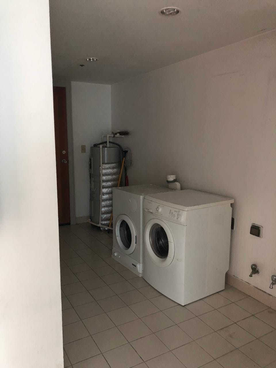 "3BR Condo for Rent in Amorsolo East, Rockwell Center, Makati"09