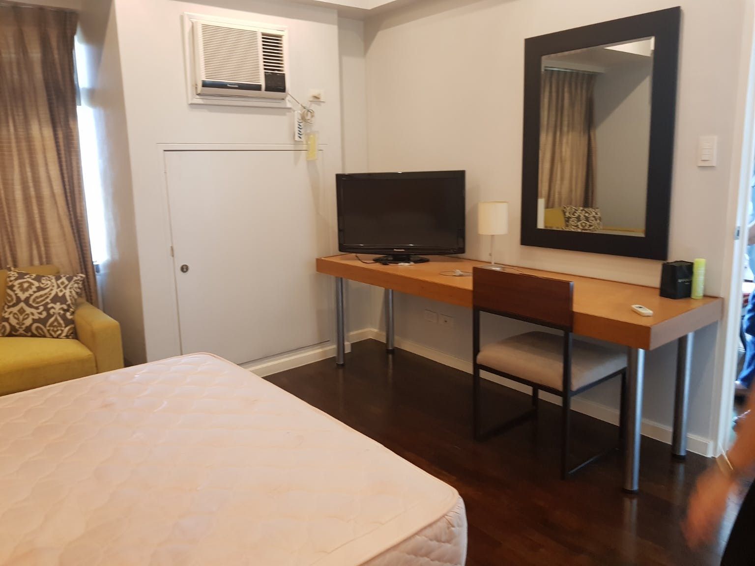 "1BR Condo for Rent in One Legazpi Park, Legazpi Village, Makati"09