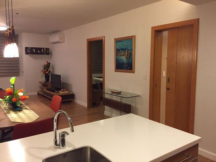 "1BR Condo for Rent in Park Terraces, San Lorenzo, Makati"01