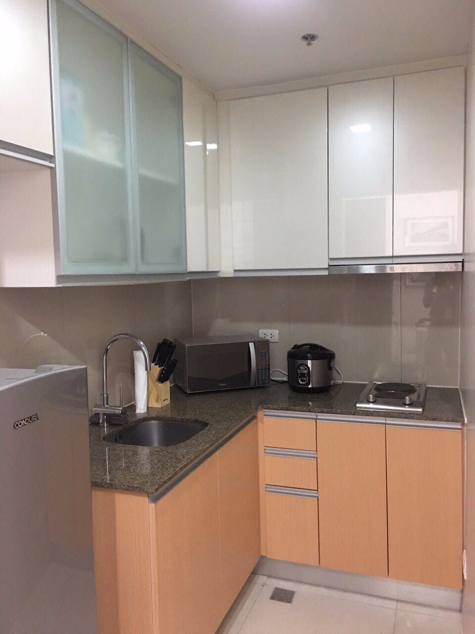 "1BR Condo for Rent in Greenbelt Hamilton, Legazpi Village, Makati"05