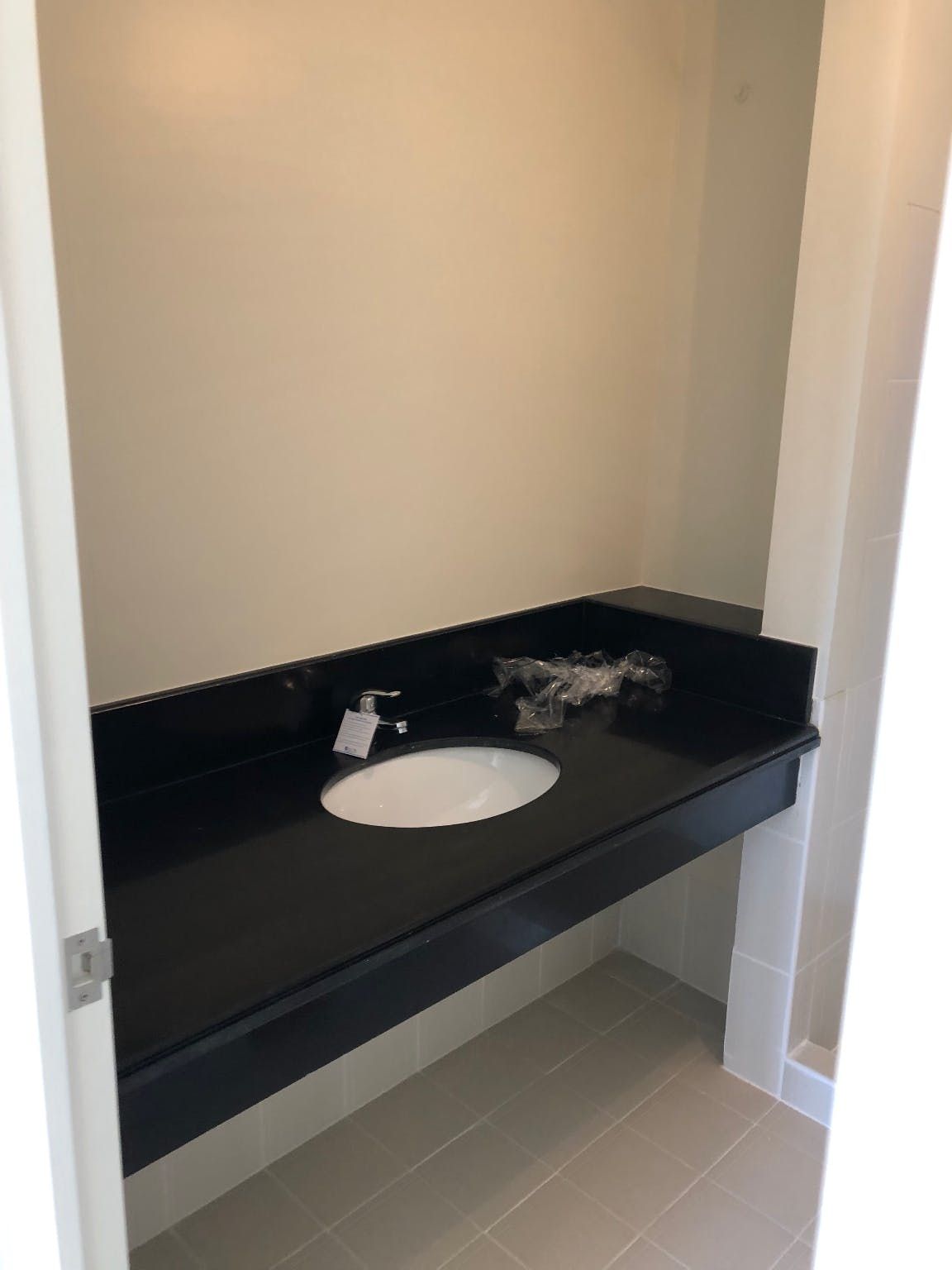"2BR Condo for Rent in Sheridan Towers, Kapitolyo, Pasig"08