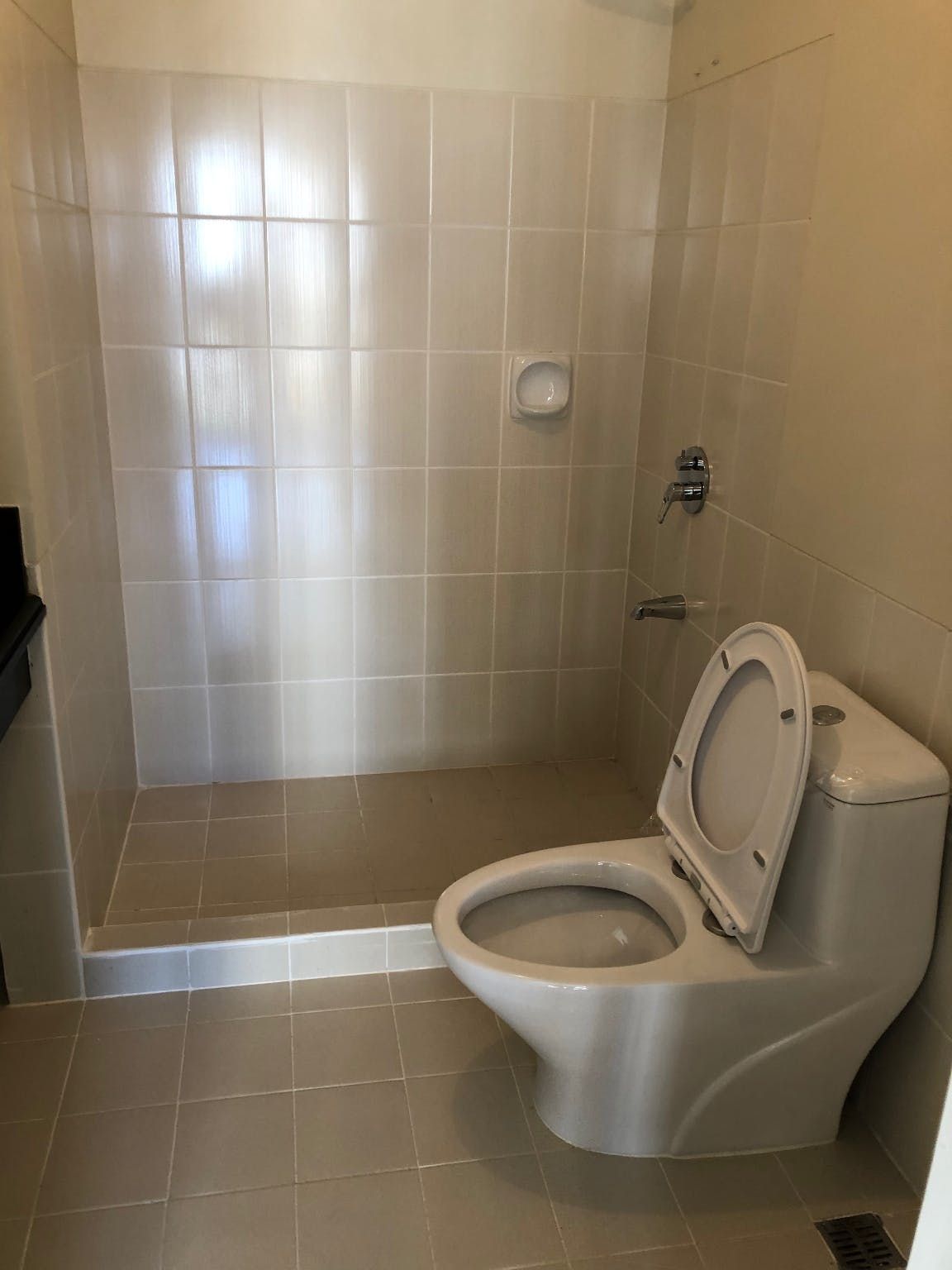 "2BR Condo for Rent in Sheridan Towers, Kapitolyo, Pasig"10