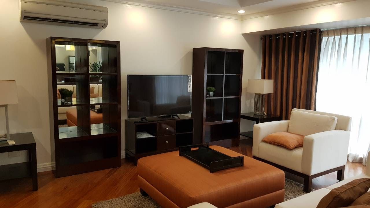 "2BR Condo for Rent in Fraser Place, Salcedo Village, Makati"04