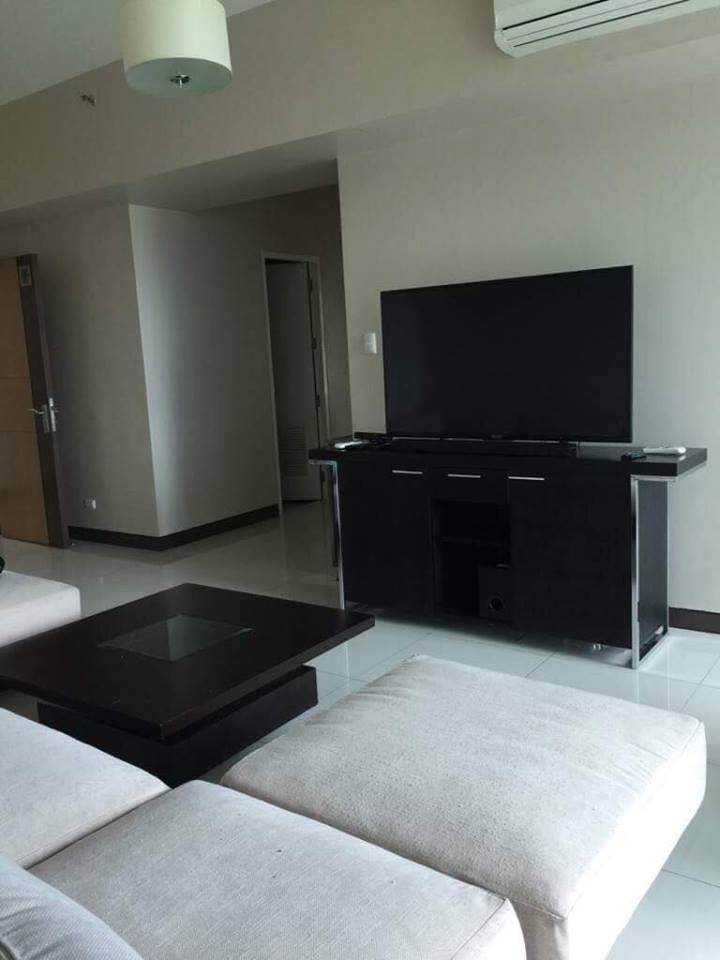 "2BR Condo for Rent in 8 Forbes Town Road, BGC - Bonifacio Global City,"08