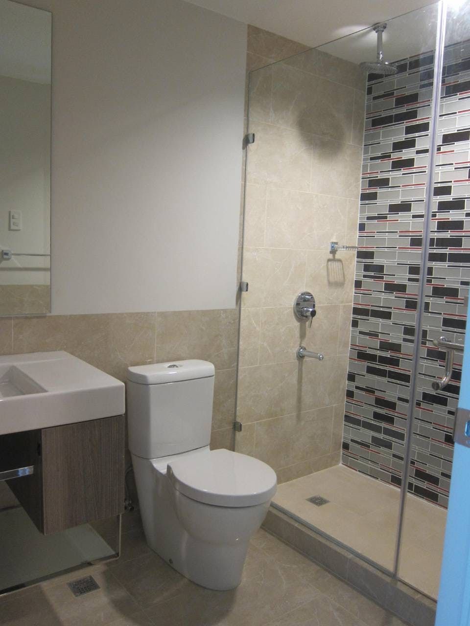 "2BR Condo for Rent in Edades Tower and Garden Villas, Rockwell Center,"10