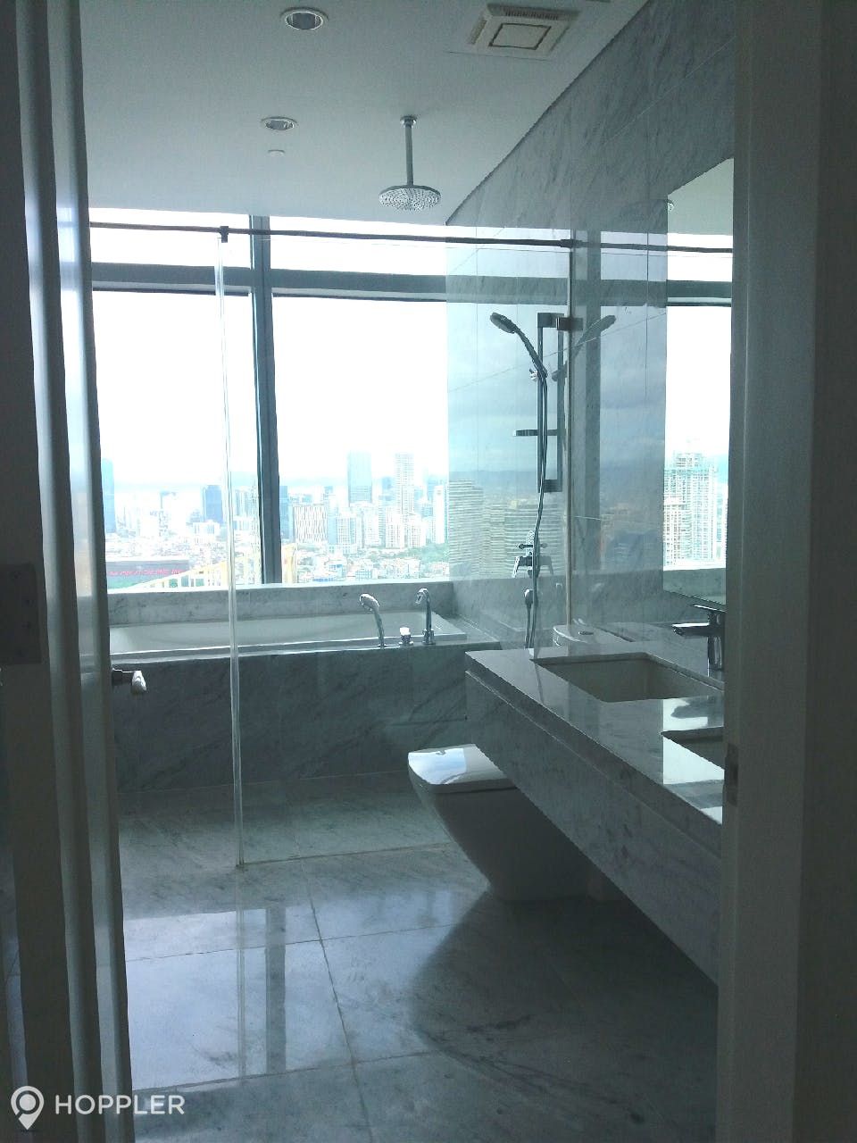 "1BR Condo for Rent in Trump Tower Manila, Poblacion, Makati"06