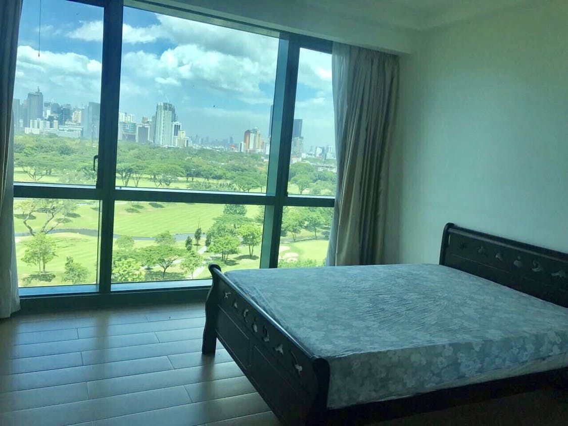 "2BR Condo for Rent in 8 Forbes Town Road, BGC - Bonifacio Global City,"04
