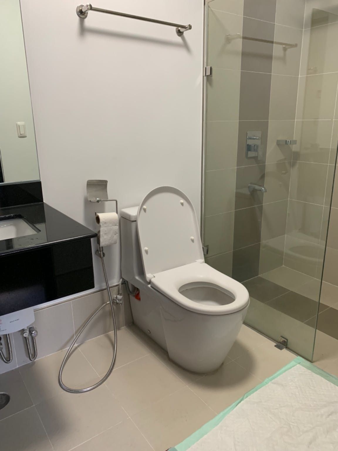 "1BR Condo for Rent in One Maridien Tower, BGC - Bonifacio Global City,"06