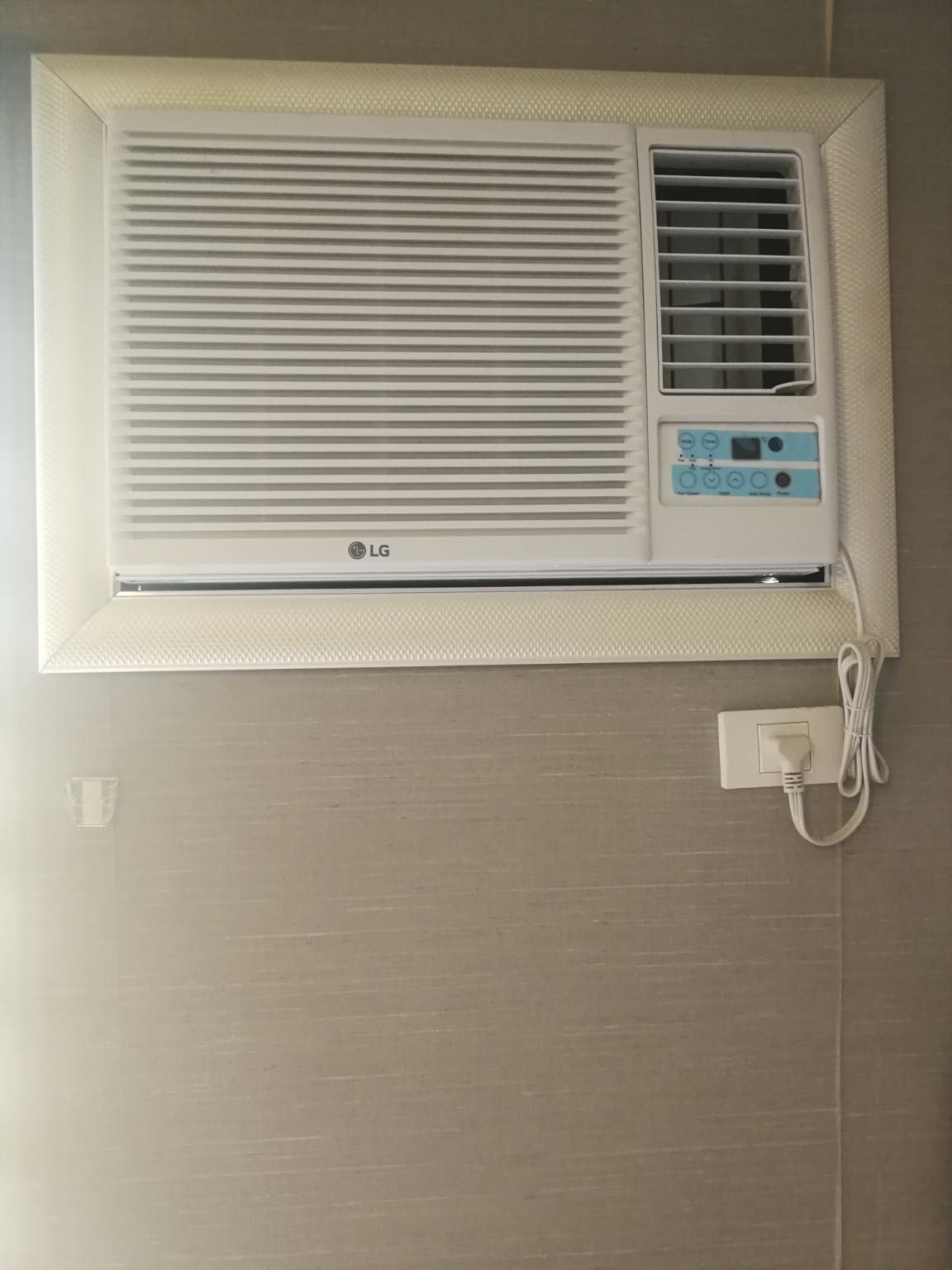 "Studio Condo for Rent in Avida Towers Centera, Highway Hills, Mandaluy"06